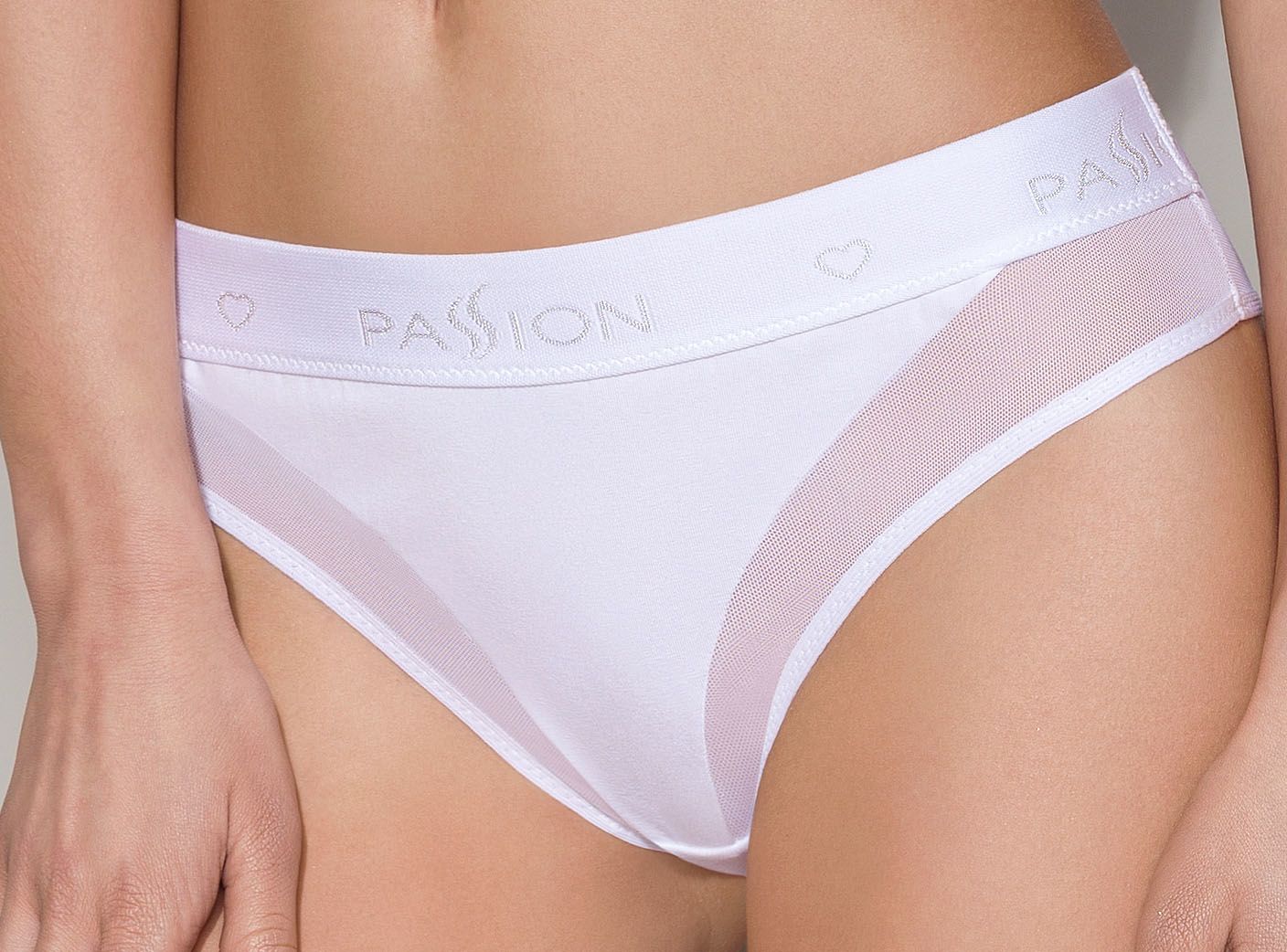 Трусики з прозорою вставкою Passion PS002 PANTIES white, size S